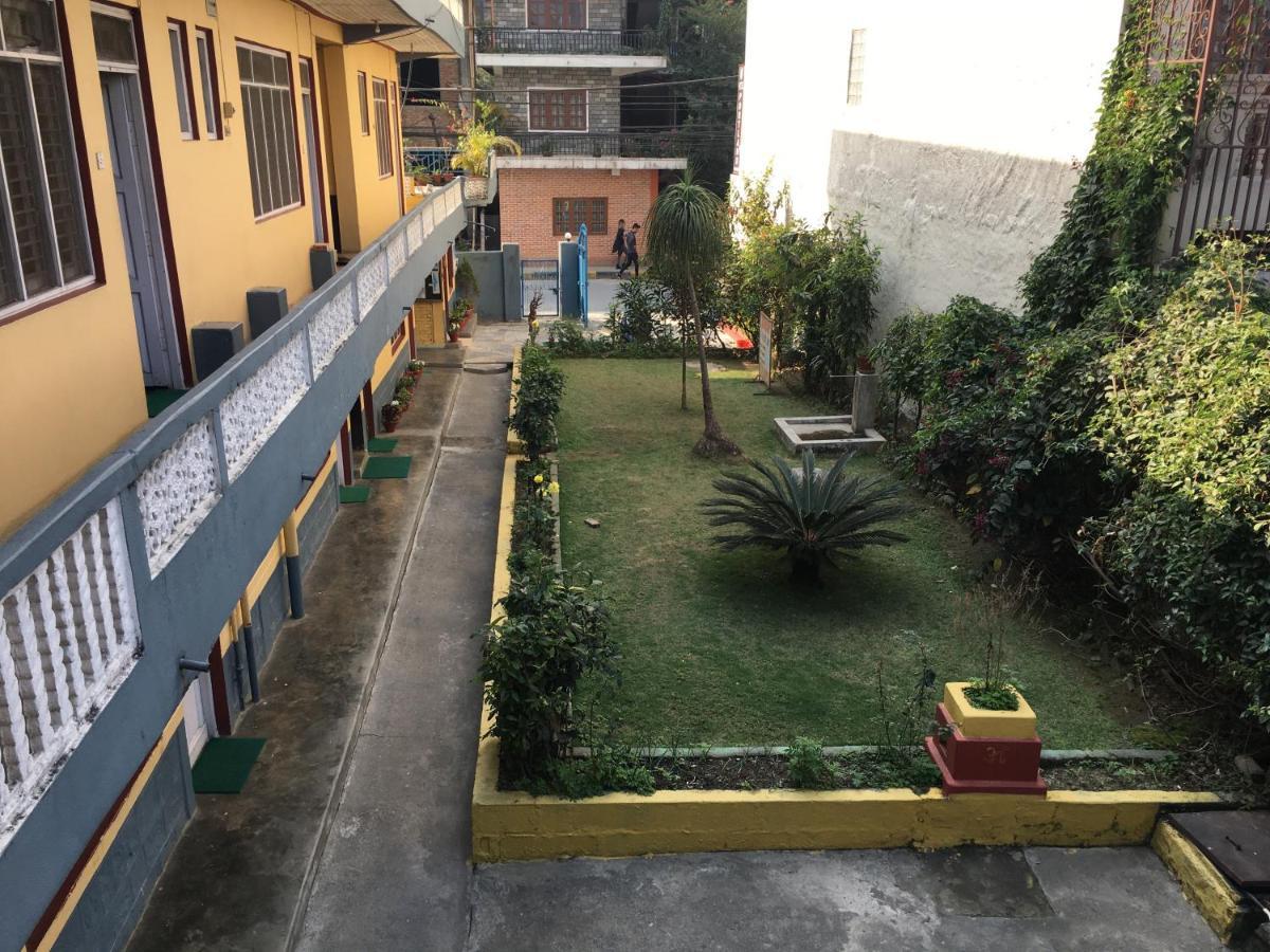 Pushpa Guest House Pokhara Exterior photo