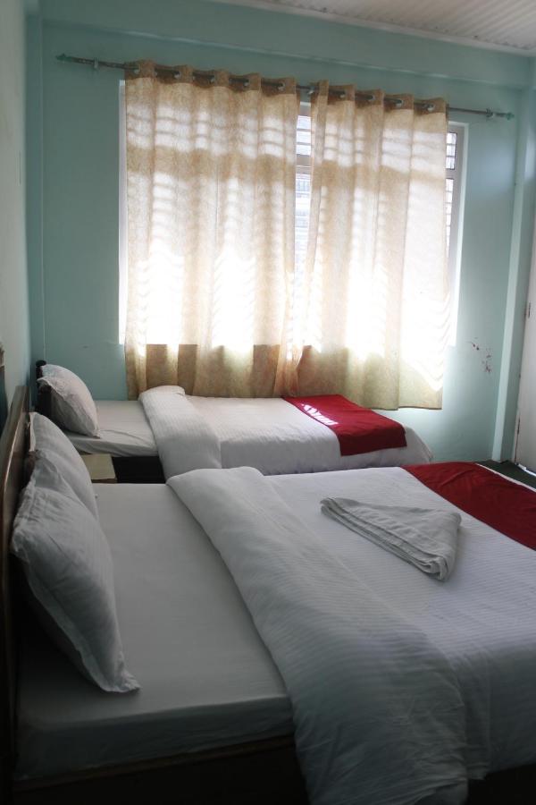 Pushpa Guest House Pokhara Exterior photo