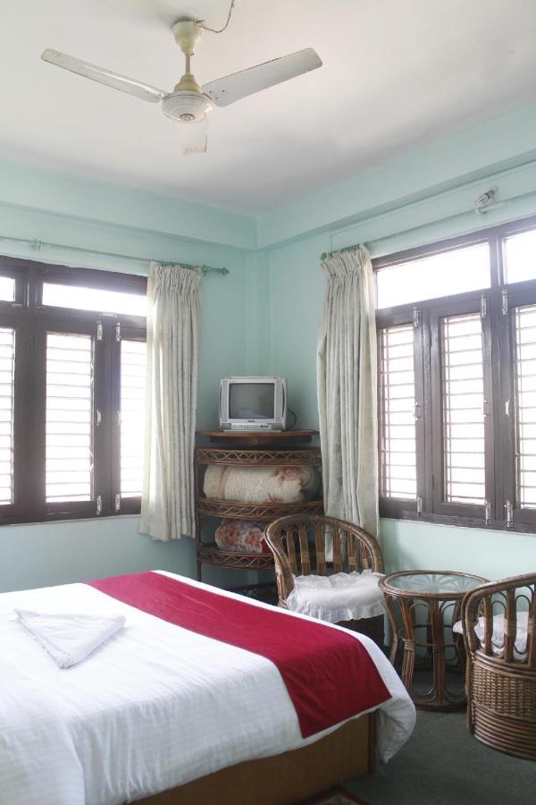Pushpa Guest House Pokhara Exterior photo