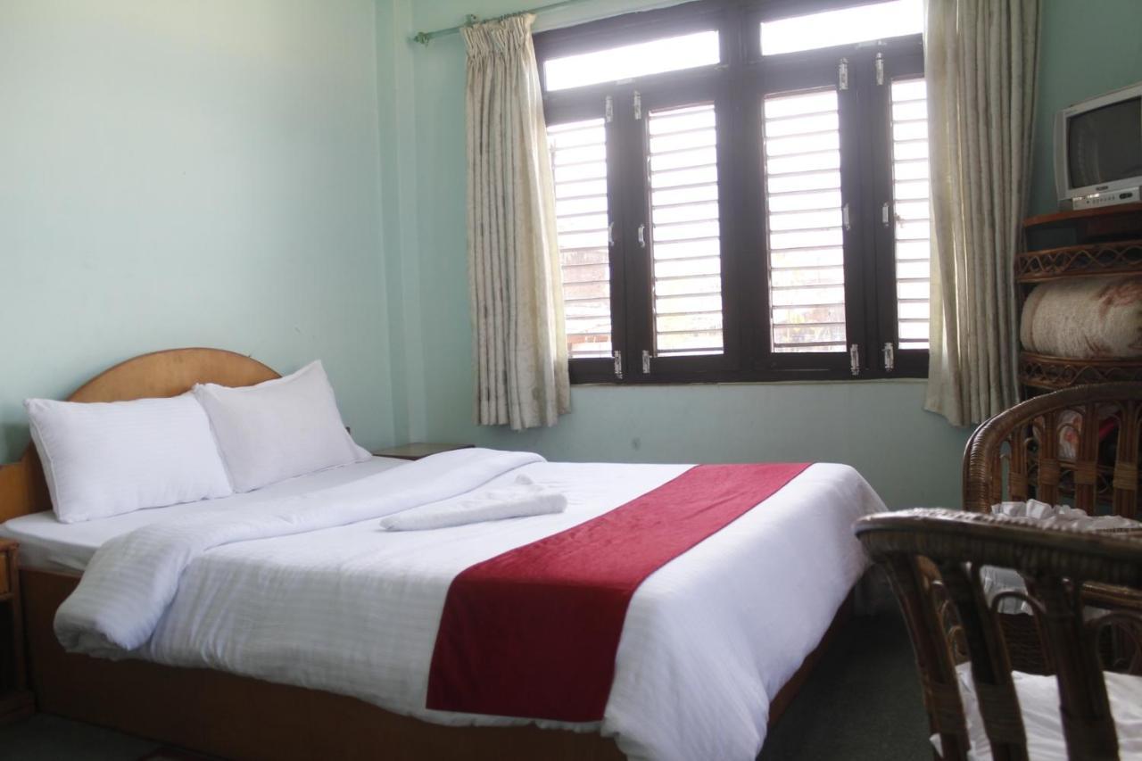 Pushpa Guest House Pokhara Exterior photo