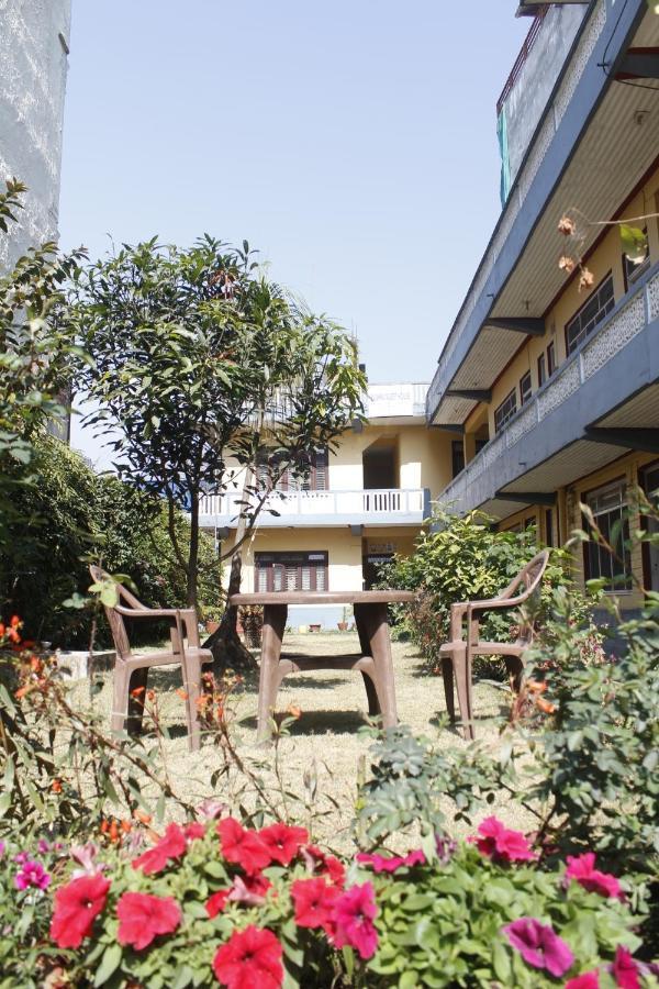 Pushpa Guest House Pokhara Exterior photo